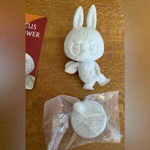 Labubu The Monster Art Series “Disc Thrower”